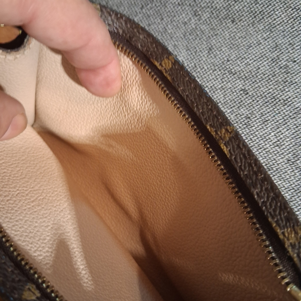 Louis Vuitton Monogram Clutch - Picture 10 of 11